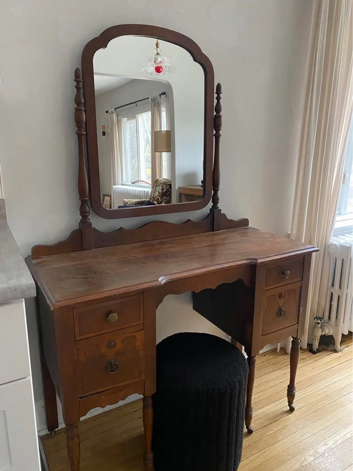 Vintage Vanity - photo 2