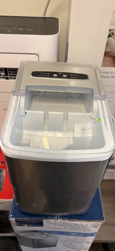 Insignia Portable Ice Maker (NS-IMP26SLO) - Silver - photo 2