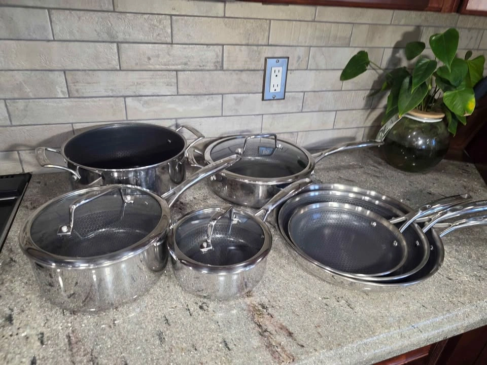 Henckles Paradigm 11-Piece Pot and Pan Set - photo 2