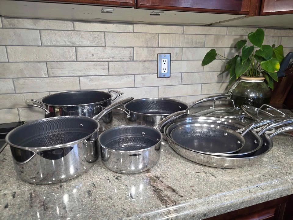 Henckles Paradigm 11-Piece Pot and Pan Set - photo 4