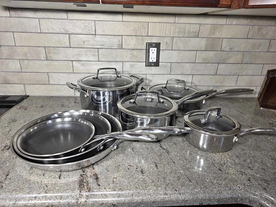 Henckles Paradigm 11-Piece Pot and Pan Set For Sale