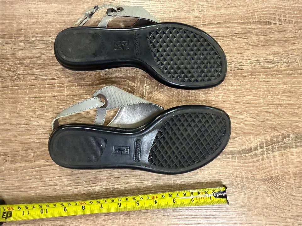 Aerosoles Gray Sandals - photo 2