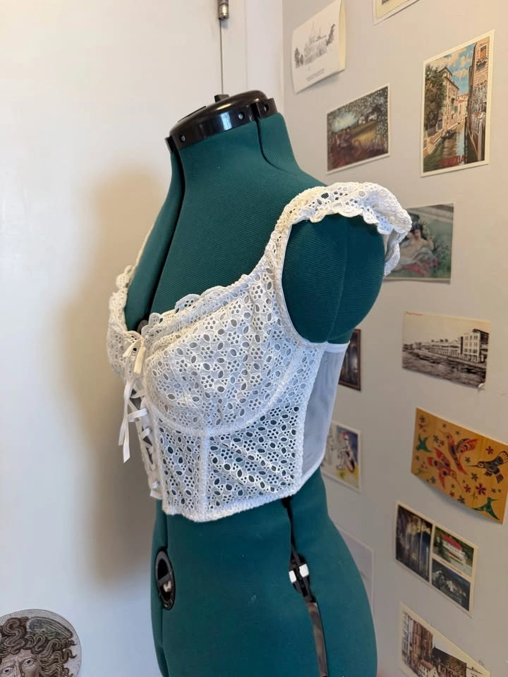 Victoria's Secret White Corset - Perfect Condition - photo 2