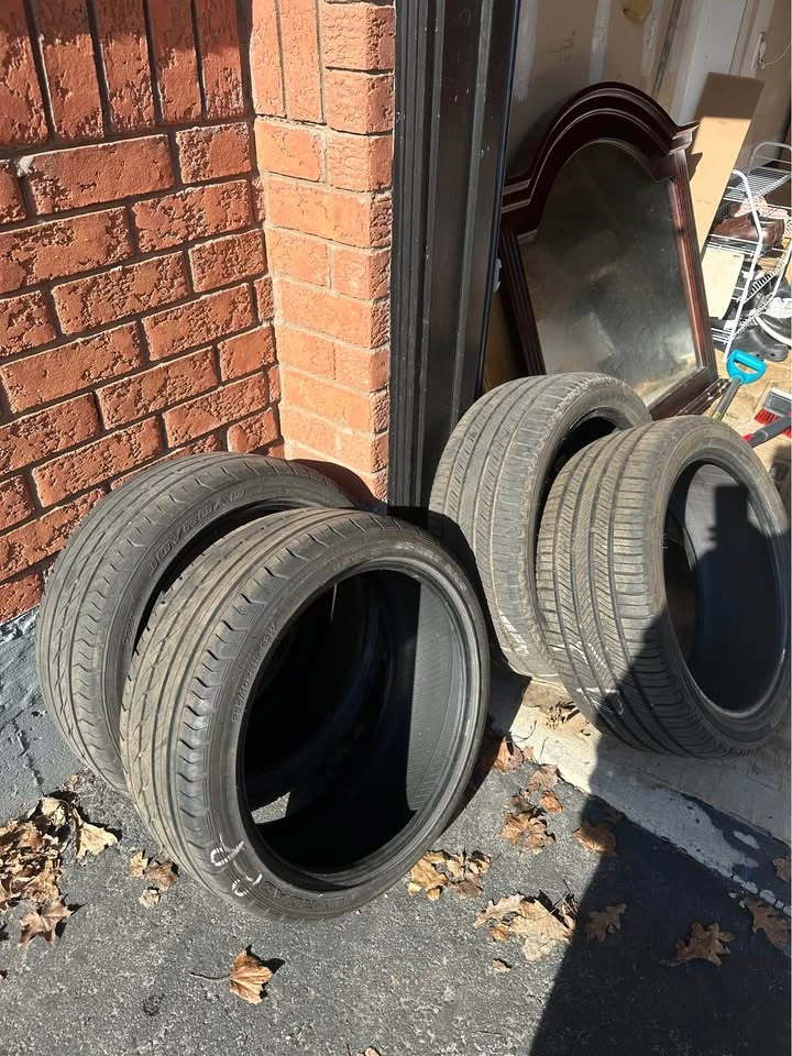 235/40R19 Michelin + All Season Tires