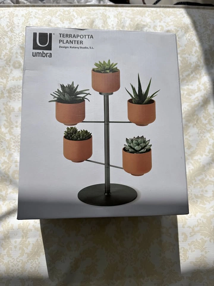 BNIB Umbra TERRAPOTTA Planter