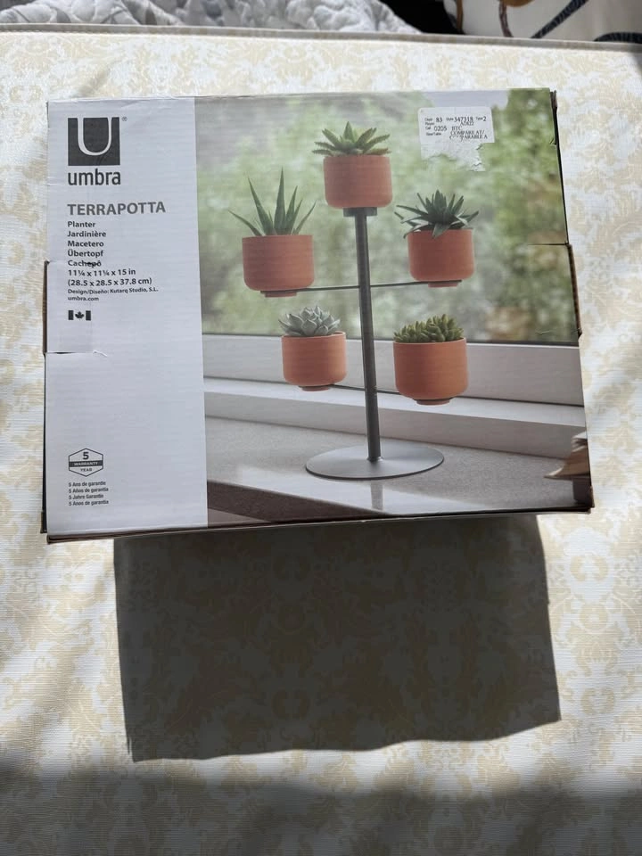 BNIB Umbra TERRAPOTTA Planter - photo 2