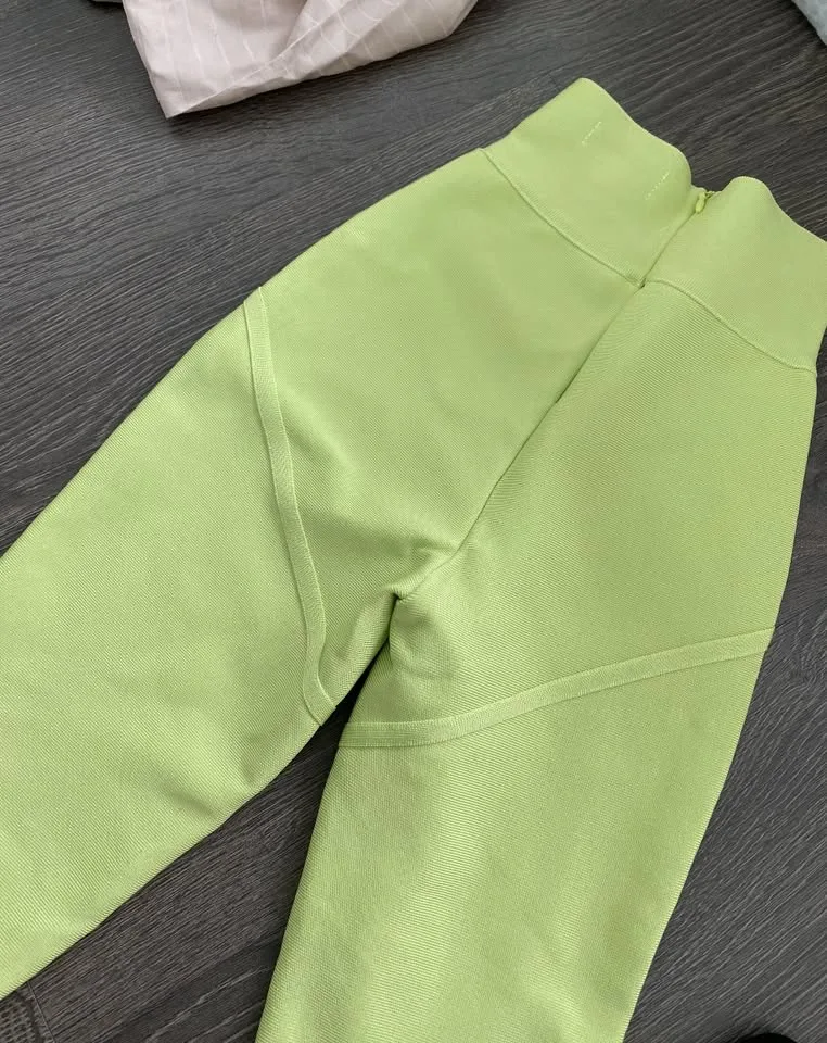 Meshki, Guess, IamGIA image indicator(3)