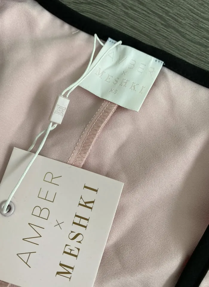 Meshki, Guess, IamGIA image indicator(6)