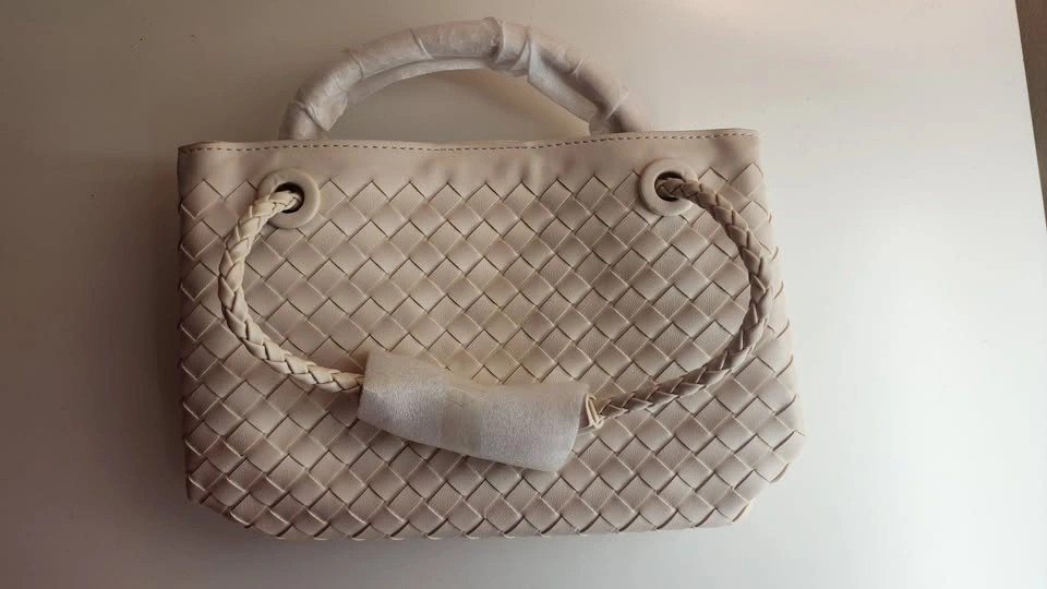 Elegant Woven Crossbody Handbag - Bottega Veneta Inspired - photo 3