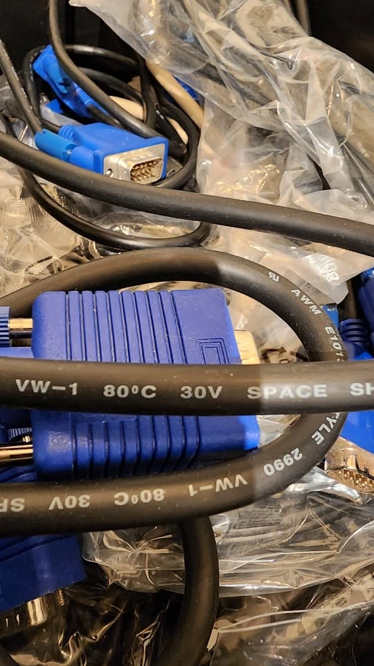 VGA Monitor Cables - photo 3