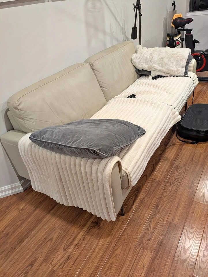 Love Seat in White 76W x 36D x 33H