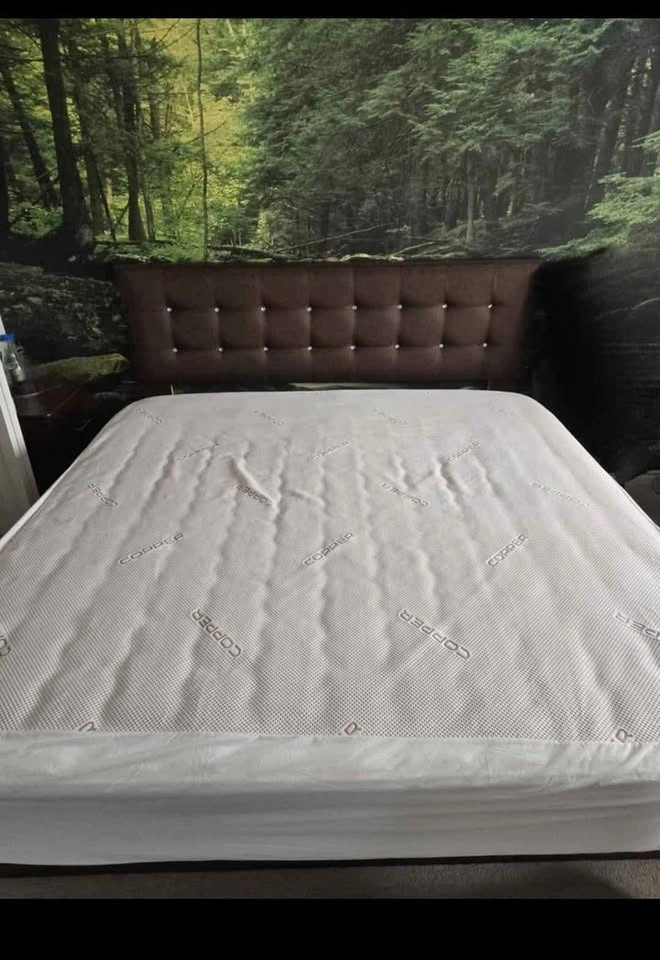 King size mattress with Protector - photo 3