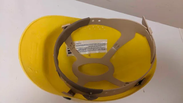 Yellow Hard Hat image indicator(2)