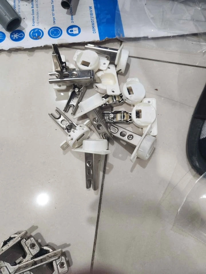 Hinges - photo 2