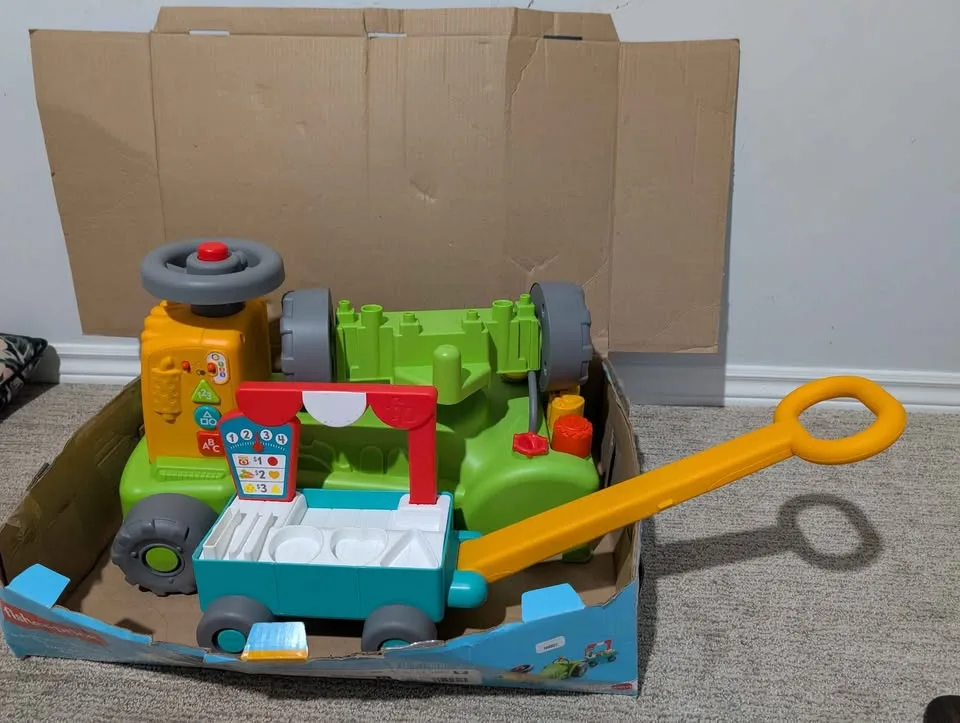 Fisher-Price Tractor Ride-On Learning Toy image indicator(5)