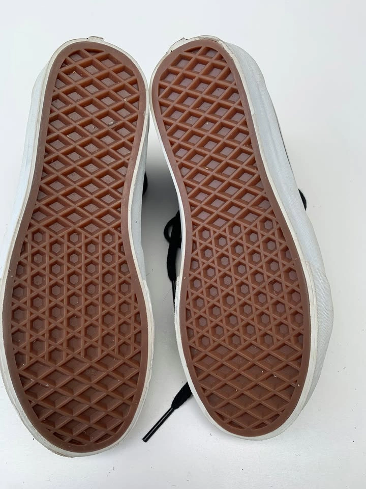 Men's and Youth Shoes: Jordans, Vans, Timberlands, Adidas - photo 4