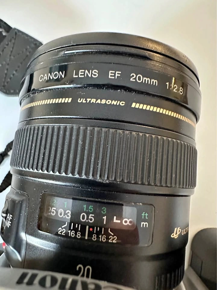 Canon EF 20mm f/2.8 USM Wide Angle Lens