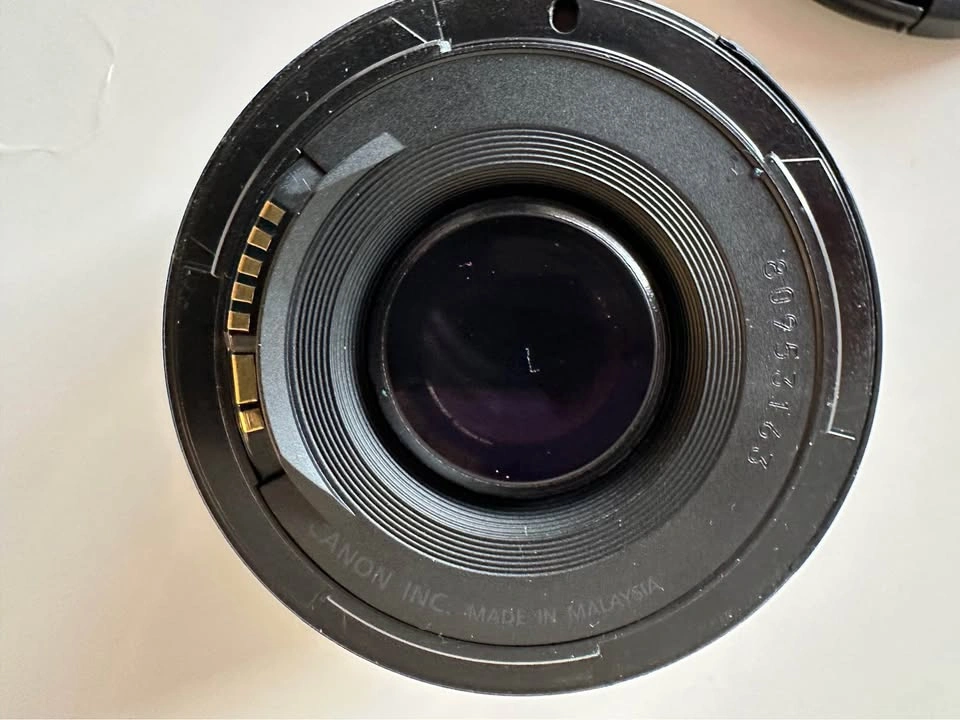 Canon EF 20mm f/2.8 USM Wide Angle Lens - photo 4