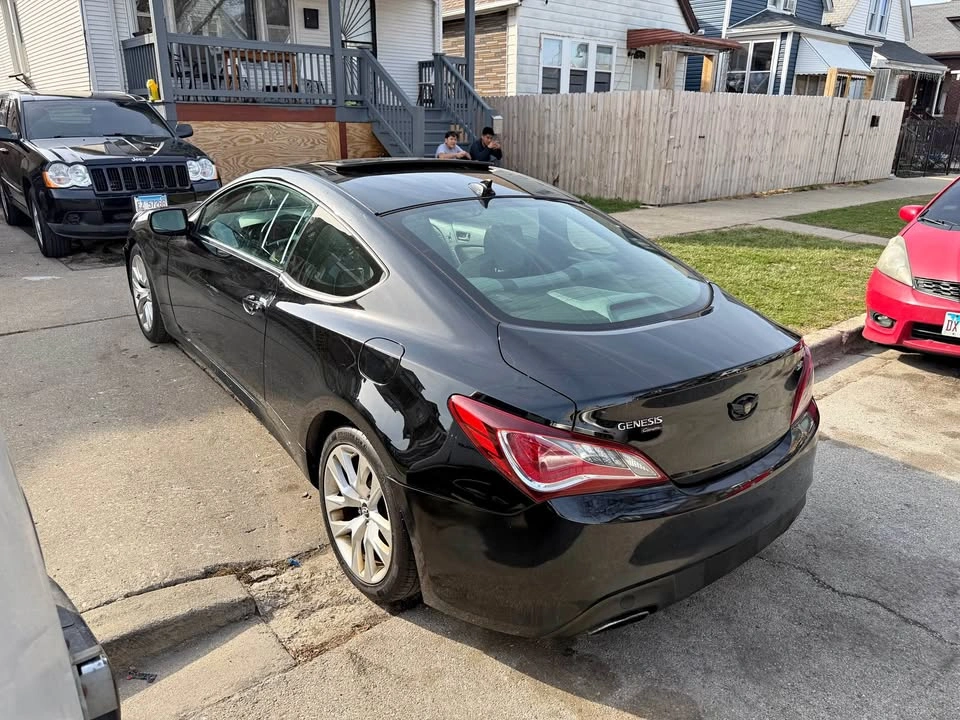 2013 Hyundai Genesis 2.0T Premium Coupe 2D