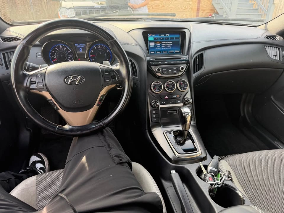 2013 Hyundai Genesis 2.0T Premium Coupe 2D - photo 4