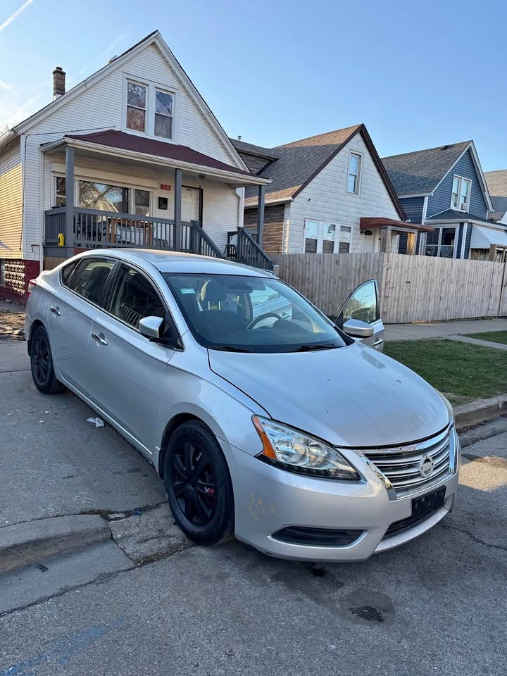2015 Nissan Sentra · Sedan 4D