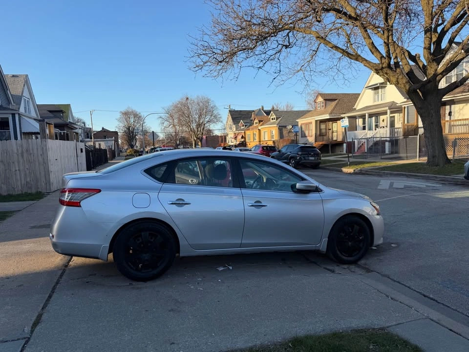 2015 Nissan Sentra · Sedan 4D - photo 2