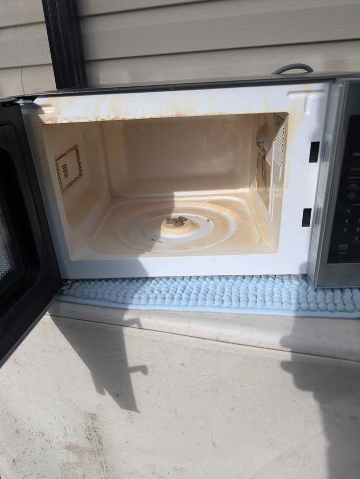Microwave - photo 2