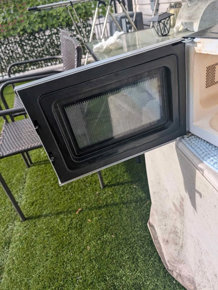 Microwave - photo 3