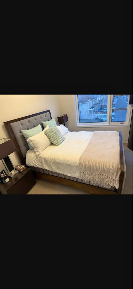 Modern Bedroom Set – Bed Frame, Nightstands and lamps