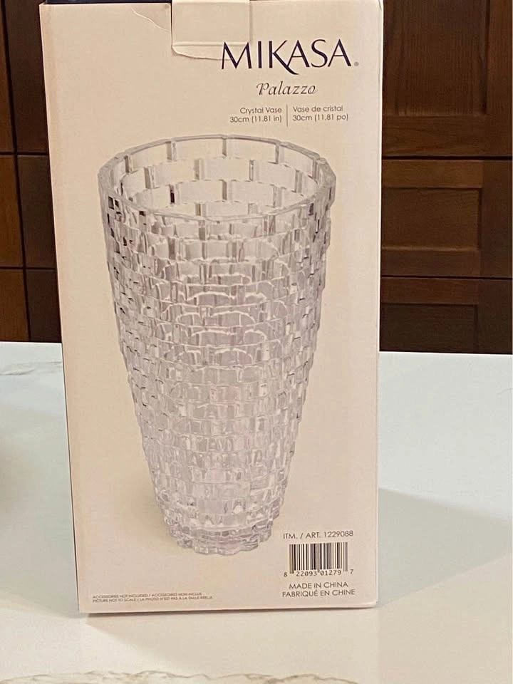 Mikasa Crystal Vase - 12" Tall - photo 2