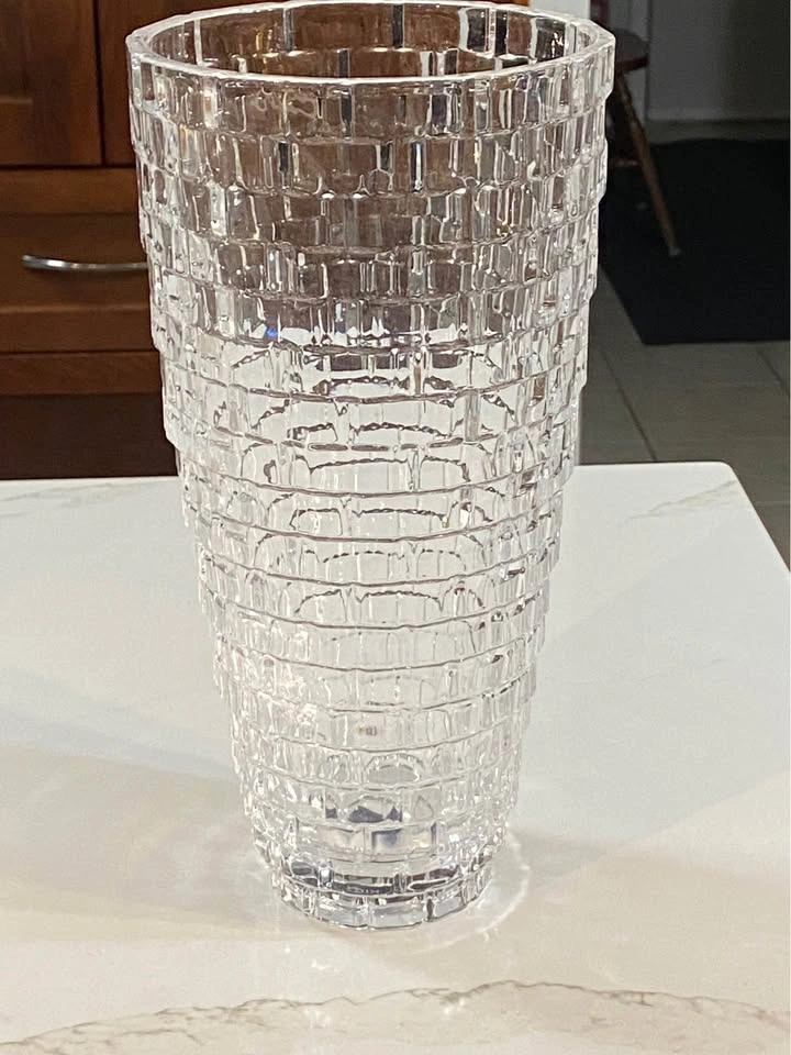 Mikasa Crystal Vase - 12" Tall - photo 3