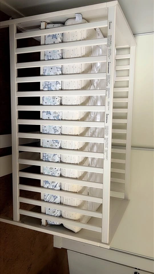 White Baby Crib with Mattress - photo 3