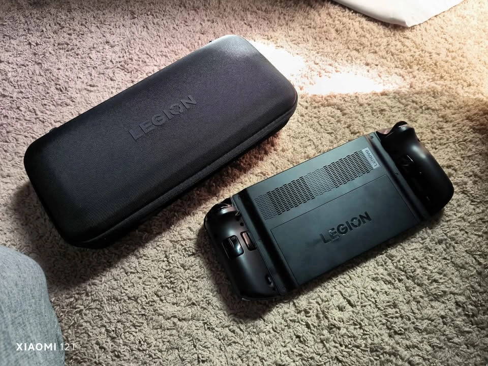 Lenovo Legion Go FOR PARTS - photo 3