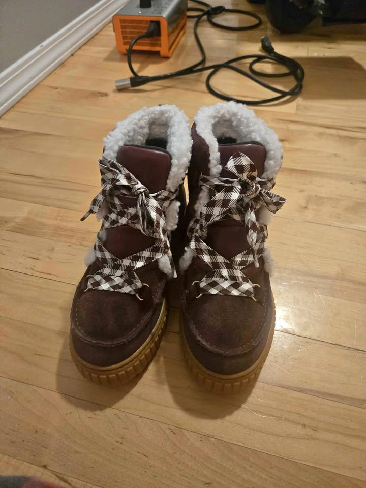 Sorel Women's Ona Ave Alpine Waterproof Boots (Burgundy)