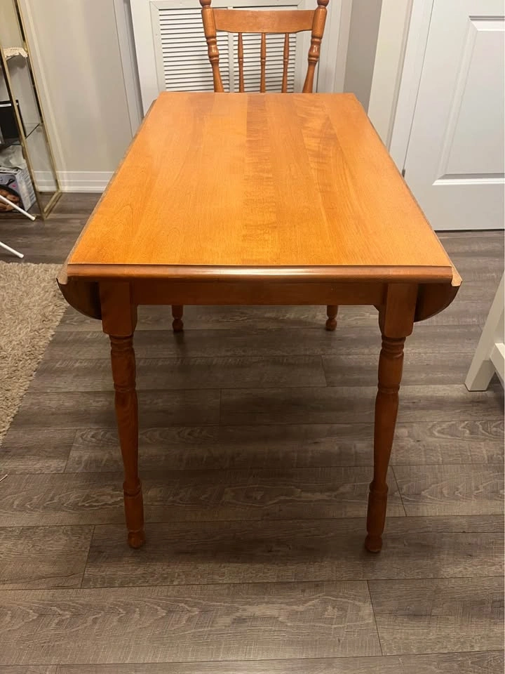 Vintage Drop Leaf Table & Chair Made in Canada - photo 3