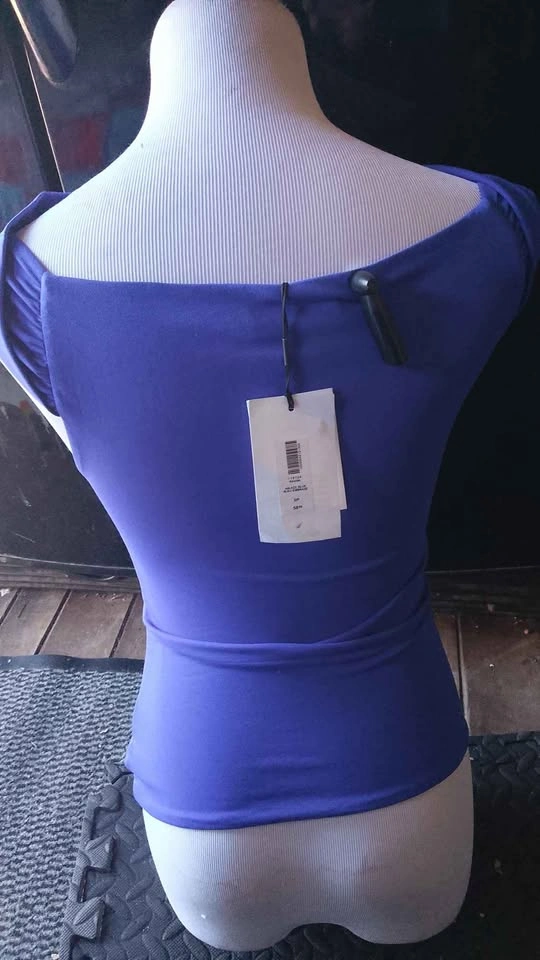 Aritzia Sleeveless shirt - photo 2