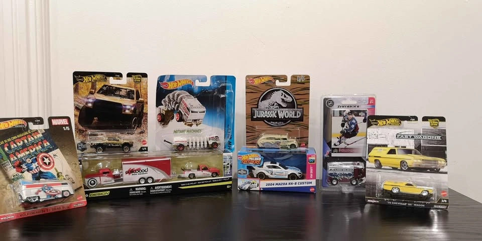 LOT- Hot Wheels Matchbox Miniso Die-Cast (33 Items) - photo 4