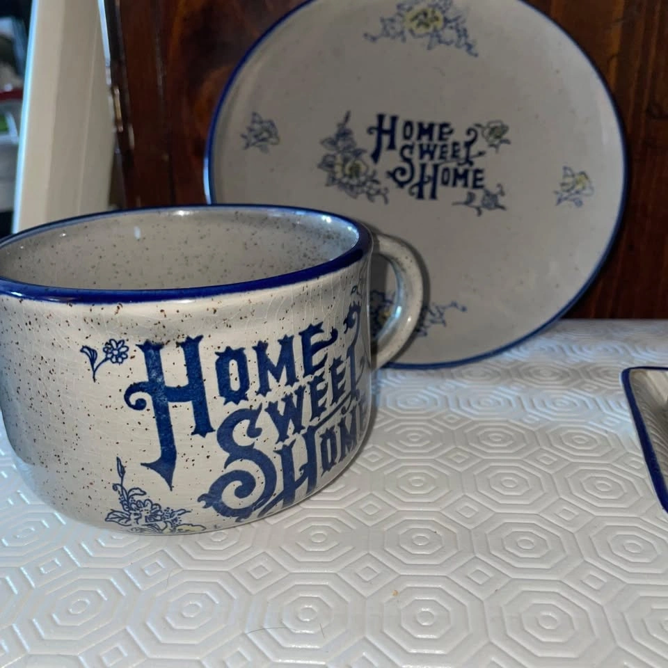 Vintage 19pc 1970s Ceramic Tea Set - photo 4
