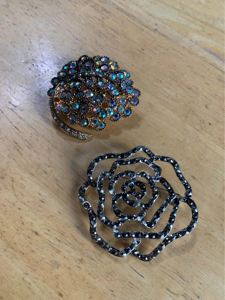 Broaches