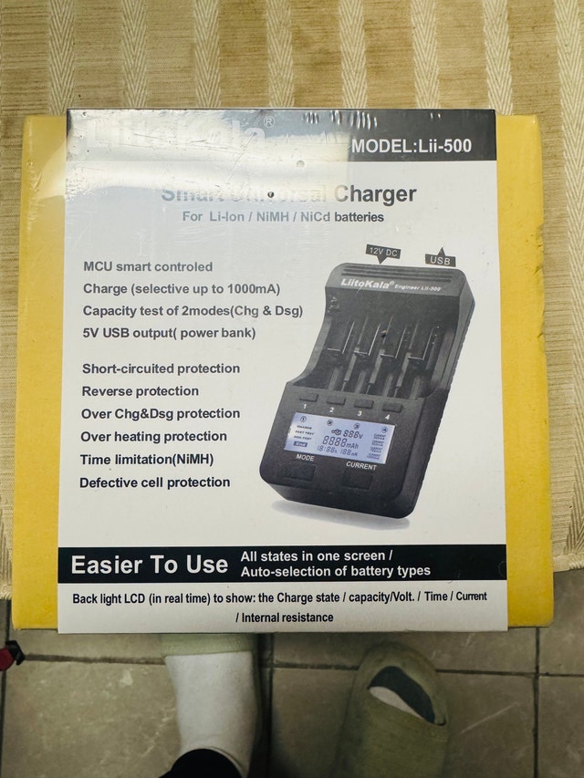 LiitoKala Lii-500 Smart Universal Charger
