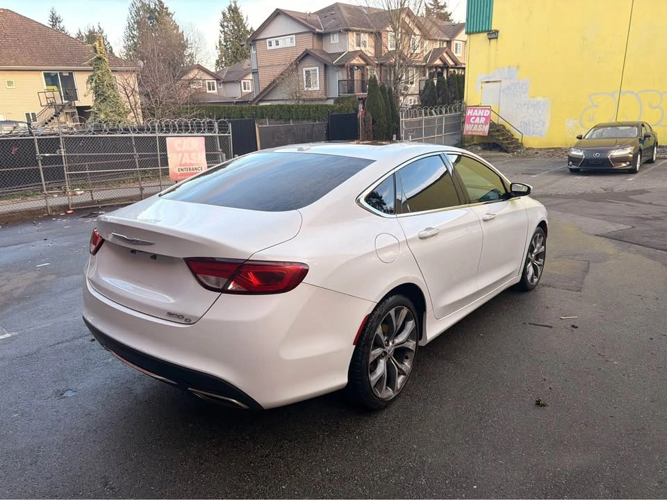 2016 Chrysler 200 FWD - photo 4