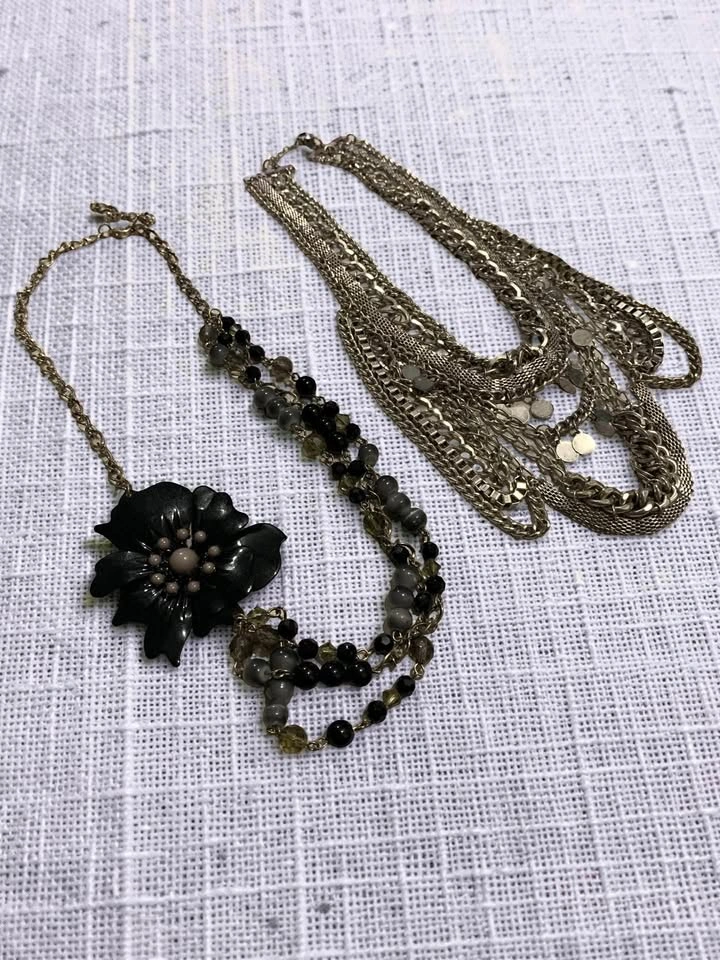 ✨🖤💛 Assorted Necklaces for Sale! 💛🖤✨