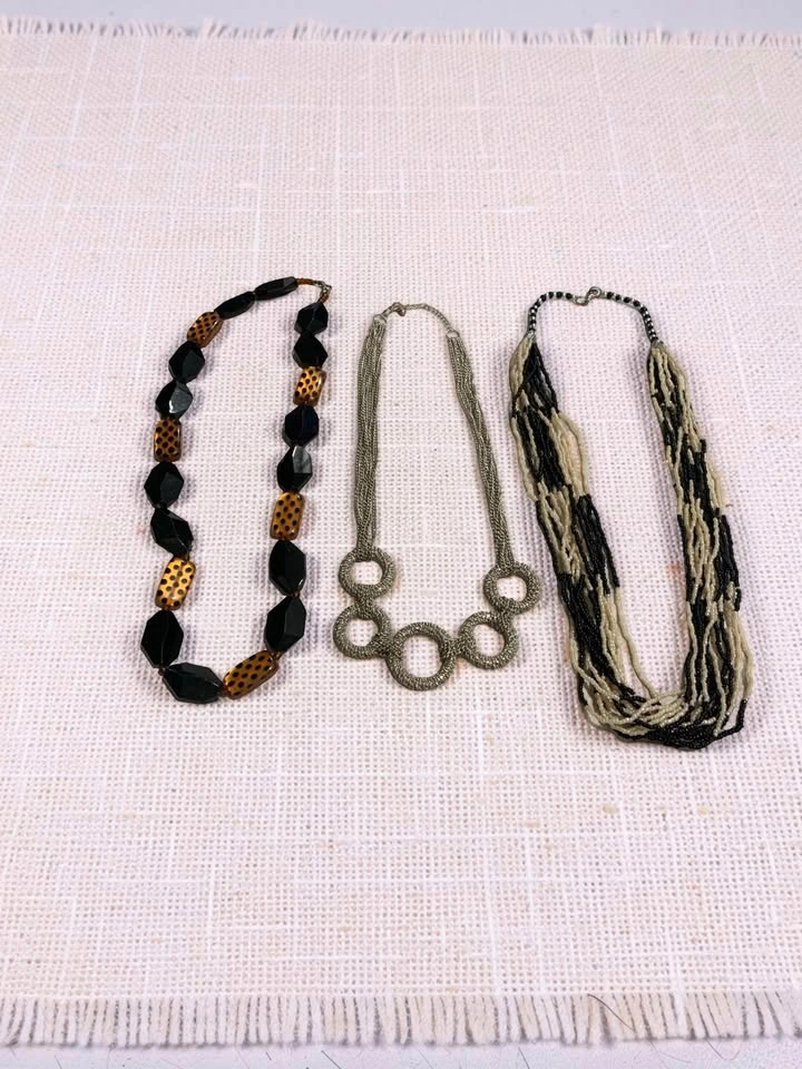 ✨🖤💛 Assorted Necklaces for Sale! 💛🖤✨ - photo 4