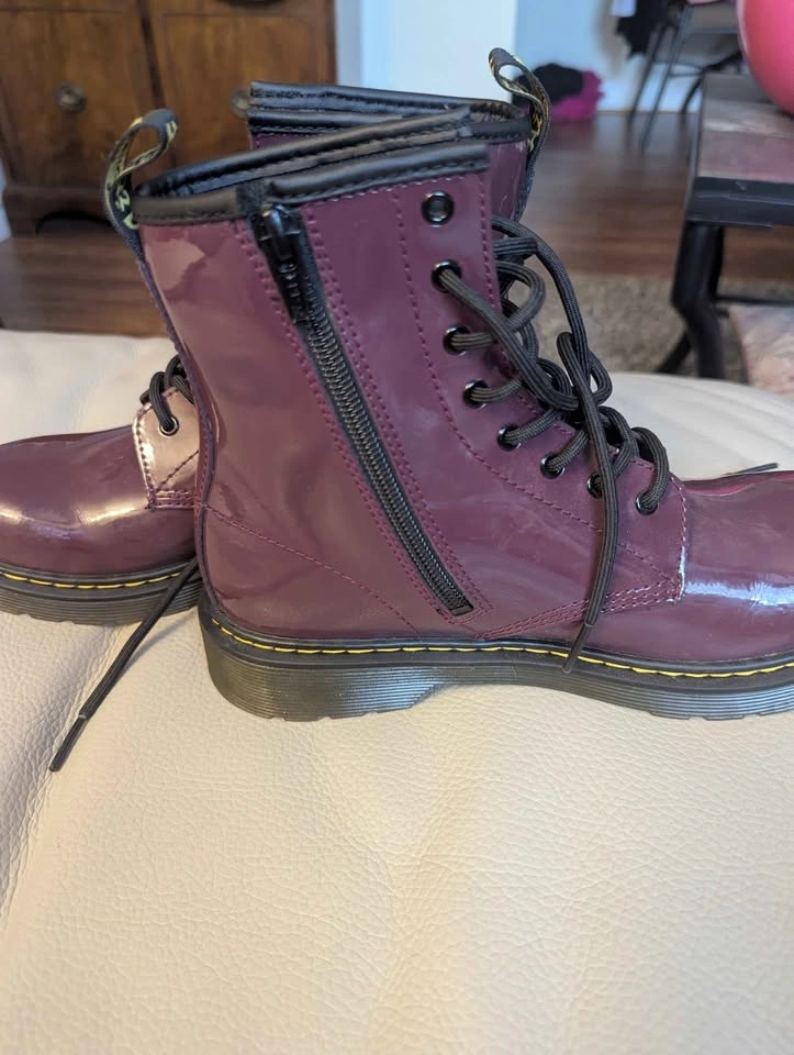 Brand New Dr. Martens, sz 6 - photo 2