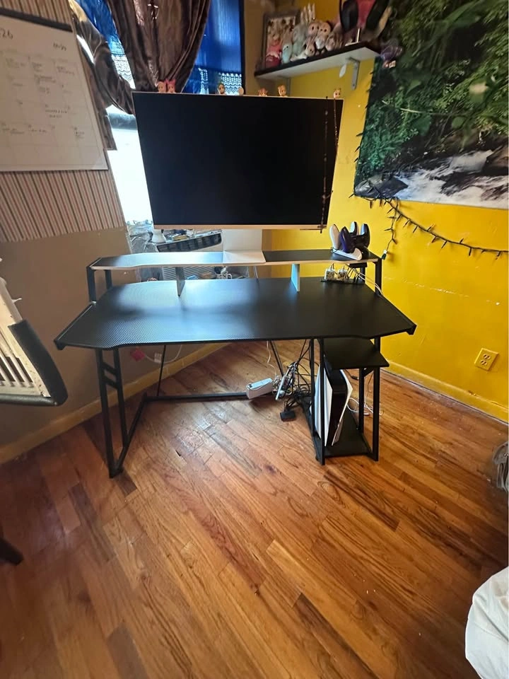 GAMER DESK FOR SALE - photo 2