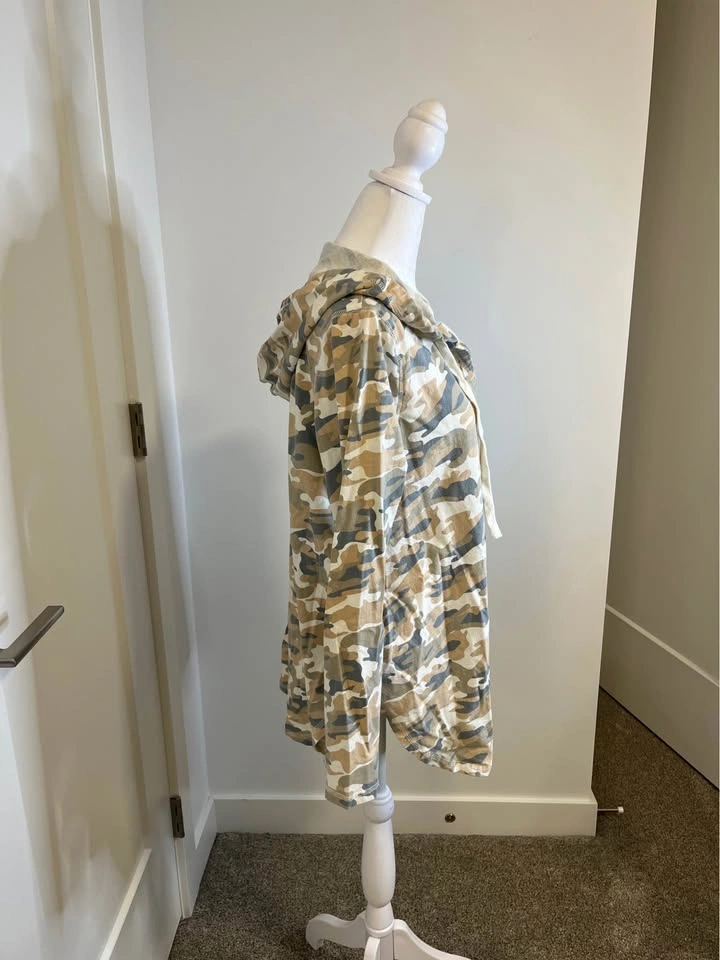 MISS LOVE Camo Hooded Pullover - Size M - photo 3
