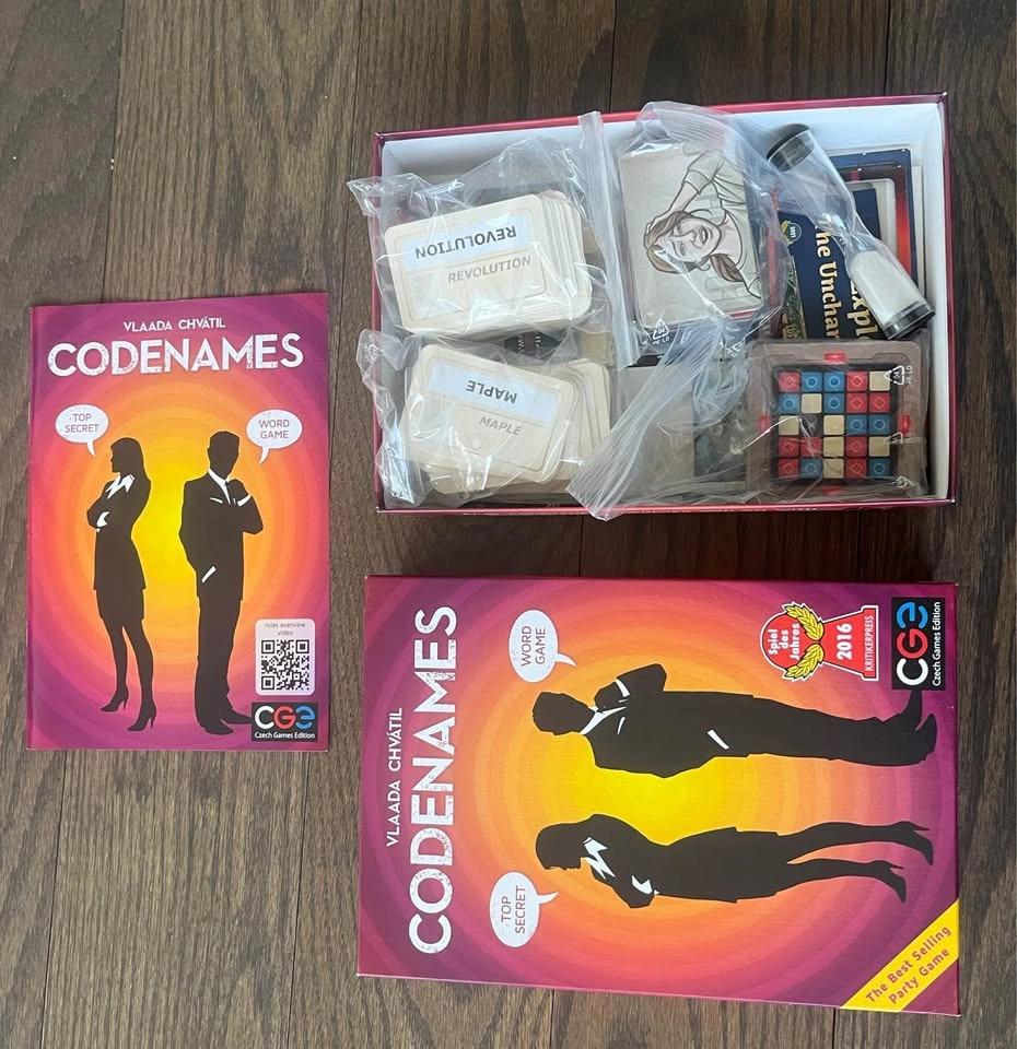 $25 - Codenames Board Game (Like New) - photo 2