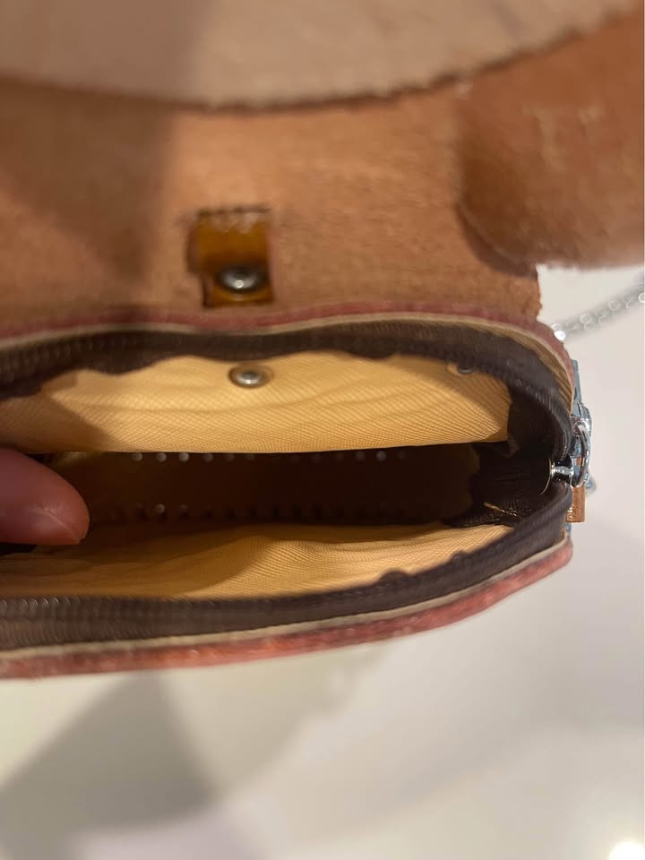 Vintage Mickey Mouse real calf Leather Crossbody Bag - photo 3