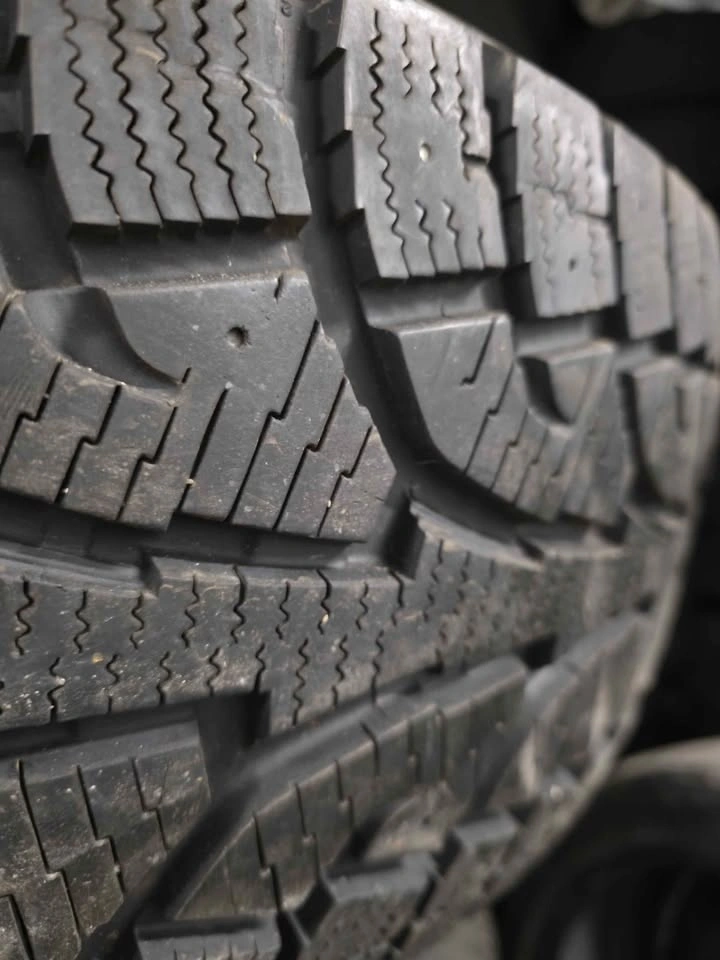 Hankook ipike 265/70R16 Snow Tires - photo 2