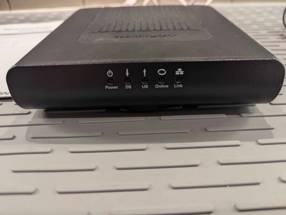 Thomson DCM476 DOCSIS 3.0 Digital Cable Modem - photo 4